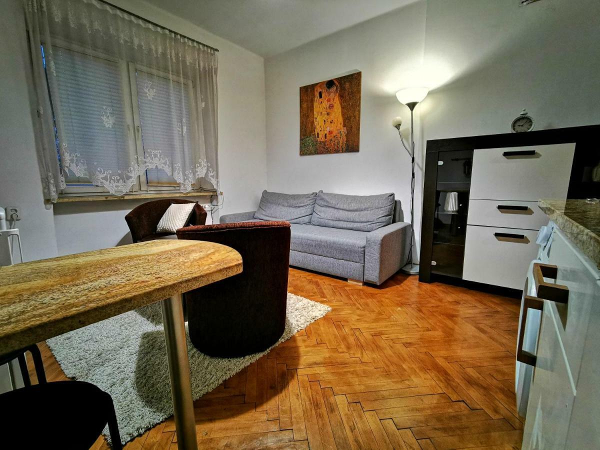 Krakow Centrum Gurgacza Apartments ภายนอก รูปภาพ